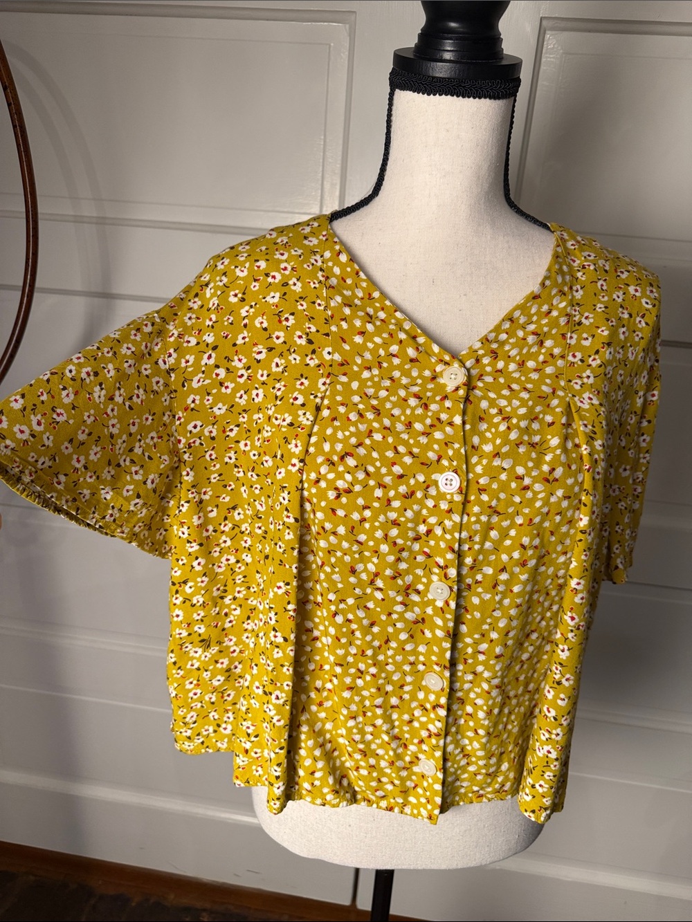 Ditsy Floral Mustard Yellow Boxy Blouse niko and… Size 4 / Large Rayon